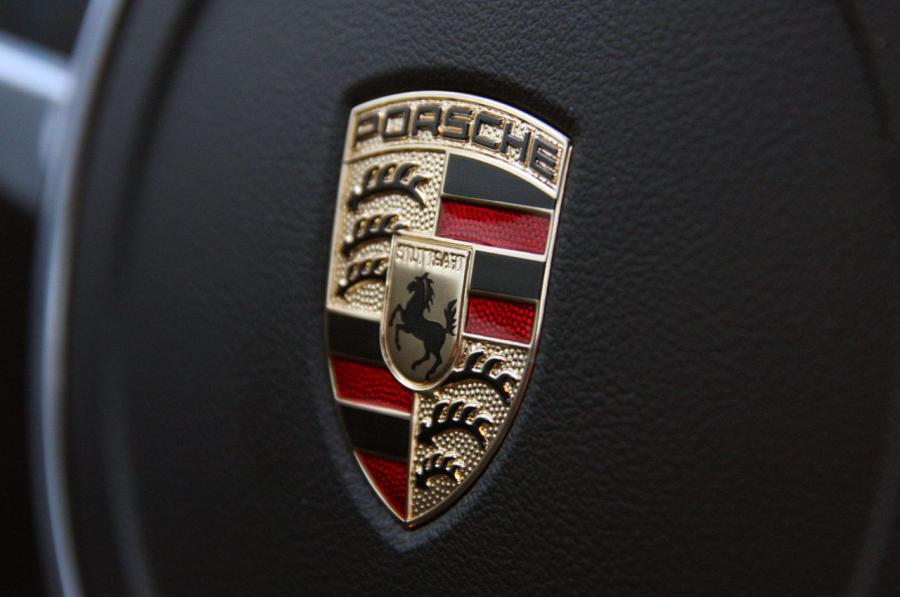  Porsche 911 GTS 2011 года  (фото 28 из 44)